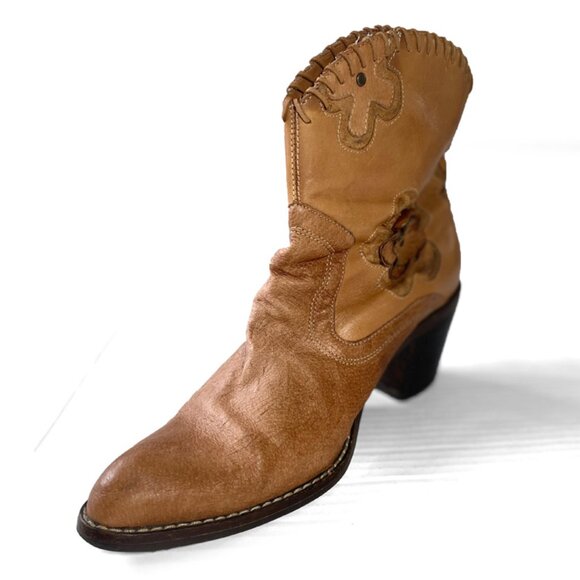 Mia Western Daisy Cowboy Booties - Picture 2 of 8